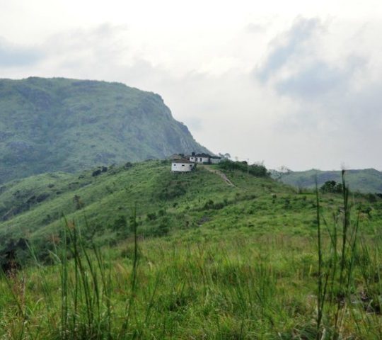 Ilaveezhapoonchira