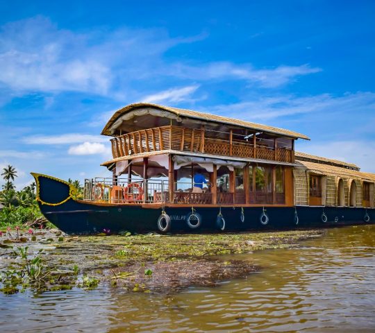 Rajahamsam 2 bedroom Upper deck Premium and luxury Houseboat